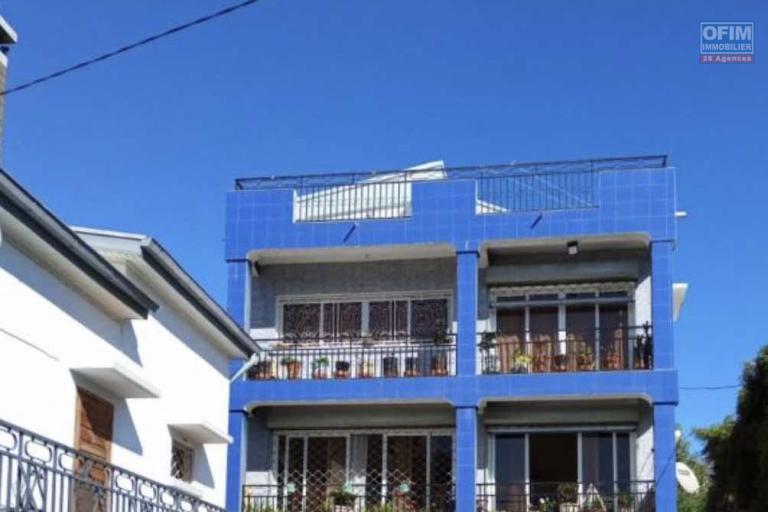 A vendre. Bâtiment en R+3 sur 870 m2 de terrain à Anosy Avaratra - Antananarivo