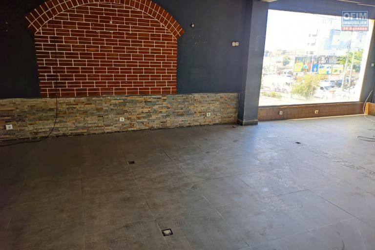 A louer, un grand local de 220 m2 sur Ankorondrano -Antananarivo