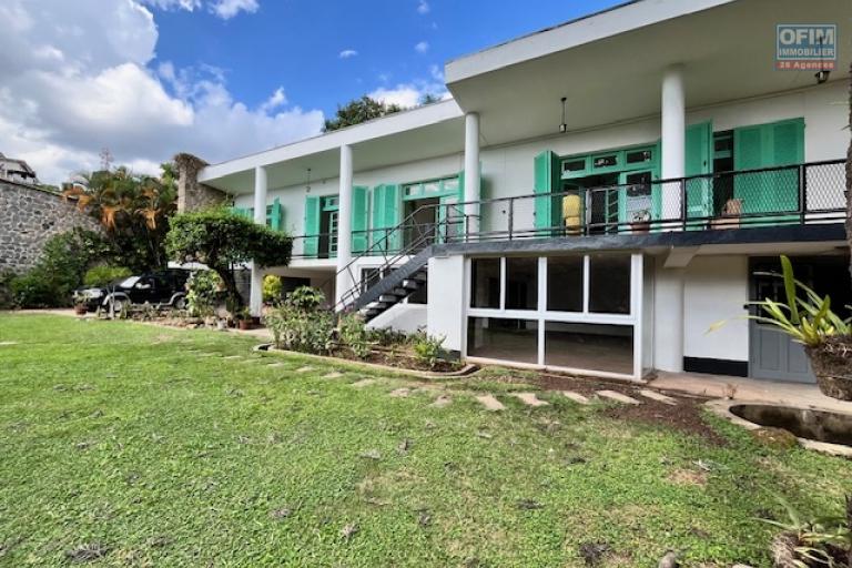 Une villa F4 avec jardin à Ambatobe