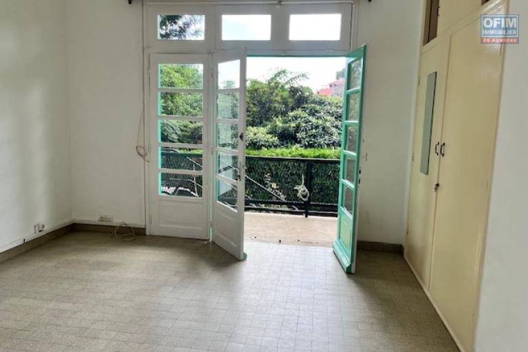 Une villa F4 avec jardin à Ambatobe