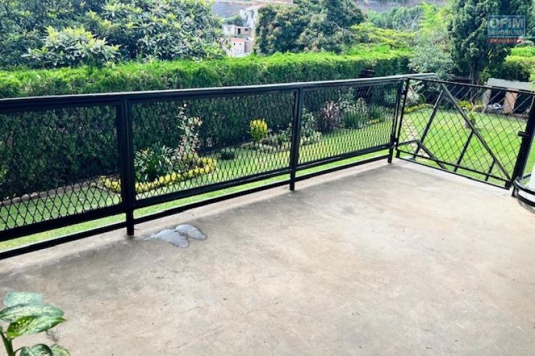 Une villa F4 avec jardin à Ambatobe
