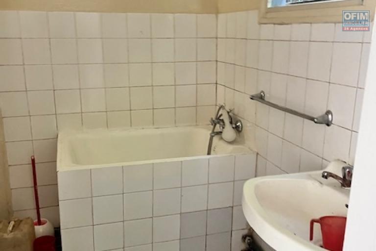 Une villa F4 avec jardin à Ambatobe