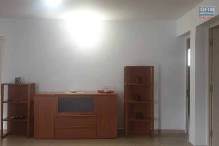 Un appartement T3 meubl&eacute; &agrave; Ambohidrazaka Alasora