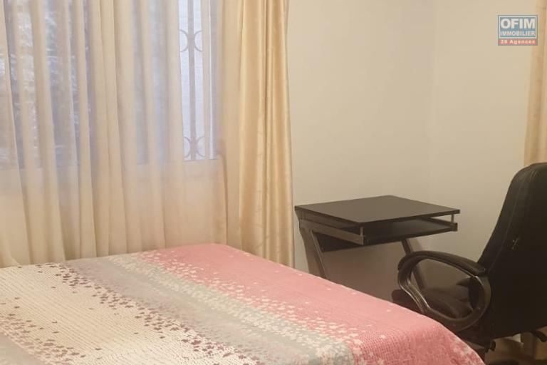 Un appartement T3 meubl&eacute; &agrave; Ambohidrazaka Alasora
