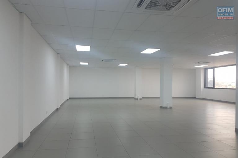 Un bureau de 230m2 au 3&egrave;me &eacute;tage d'un immeuble &agrave; Ankorondrano