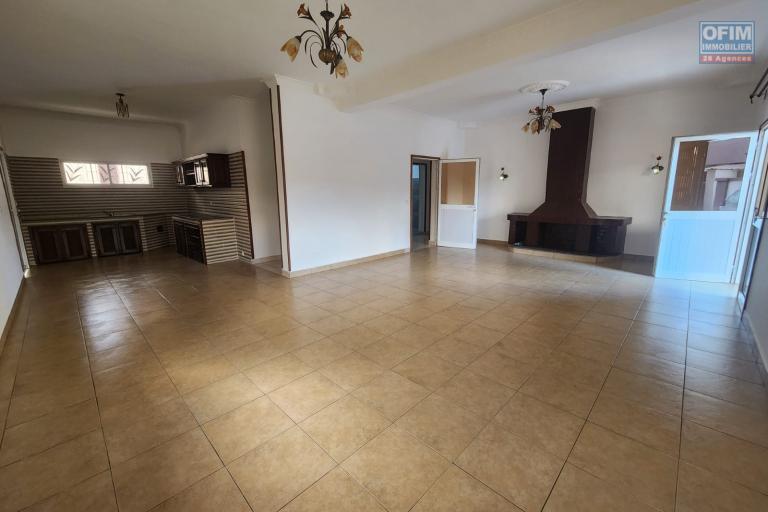 A LOUER -- BELLE VILLA PLAIN-PIED TYPE F4 A MAIBAHOAKA IVATO