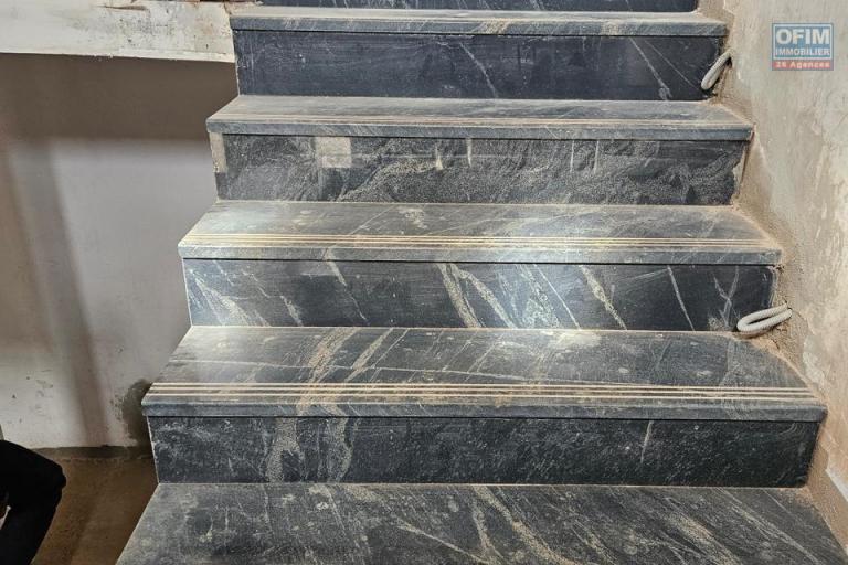 A vendre, villa moderne &agrave; &eacute;tage F11 avec piscine, en cous de finition sur Ilaivola Ivato- Antananarivo