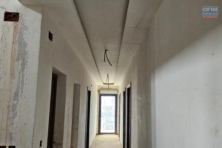 A vendre, villa moderne &agrave; &eacute;tage F11 avec piscine, en cous de finition sur Ilaivola Ivato- Antananarivo