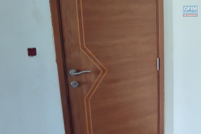 A vendre, villa moderne &agrave; &eacute;tage F11 avec piscine, en cous de finition sur Ilaivola Ivato- Antananarivo