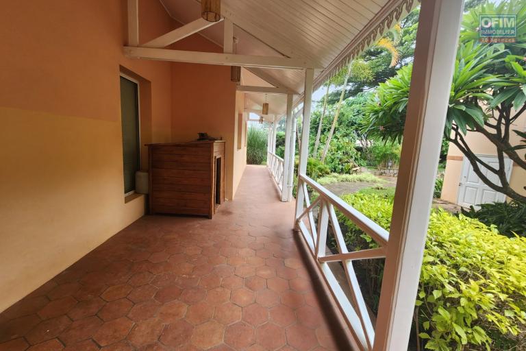 A LOUER - Belle villa basse de standing type F4 à Analamahintsy