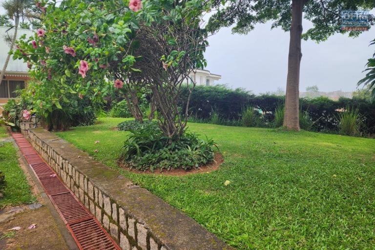 A LOUER - Belle villa basse de standing type F4 à Analamahintsy