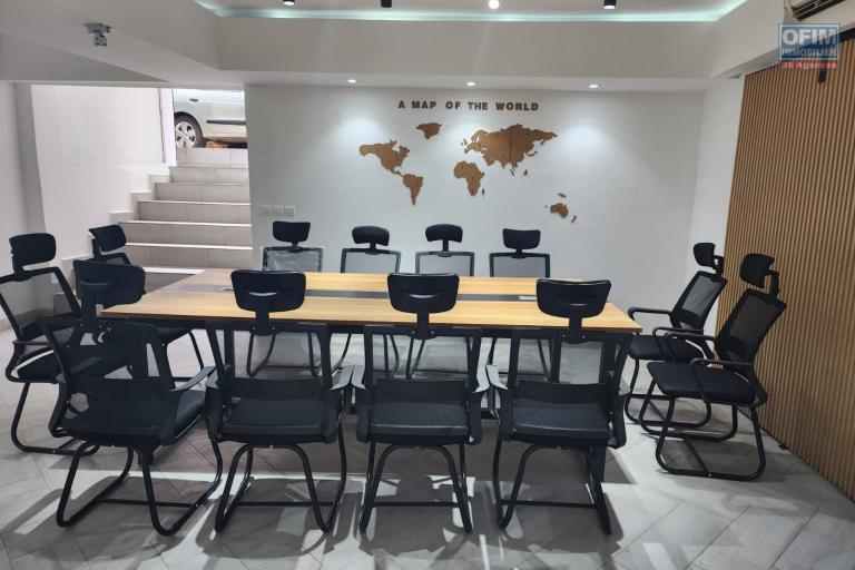 À LOUER - Bureaux aménagés en plein centre ville