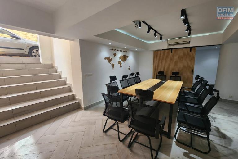 À LOUER - Bureaux aménagés en plein centre ville