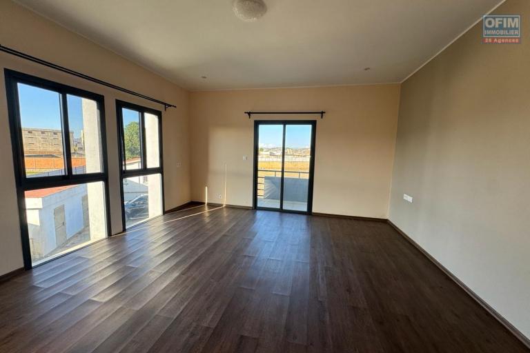 Un appartement spacieux T5 de 210m2 s&eacute;curis&eacute; &agrave; By pass