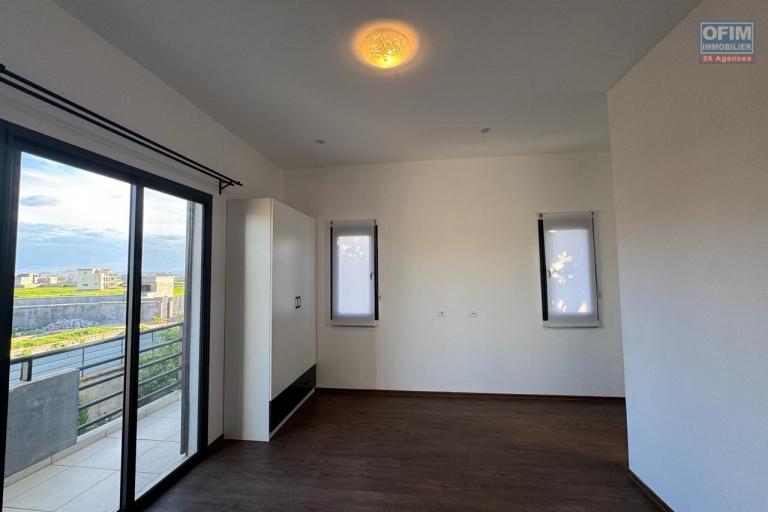 Un appartement spacieux T5 de 210m2 s&eacute;curis&eacute; &agrave; By pass