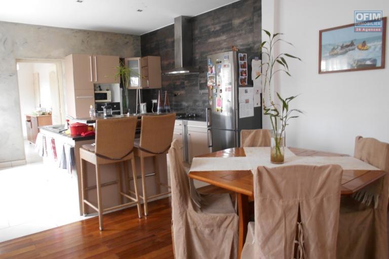 Une villa semi meubl&eacute;e F5 &agrave; Ilaivola Ivato
