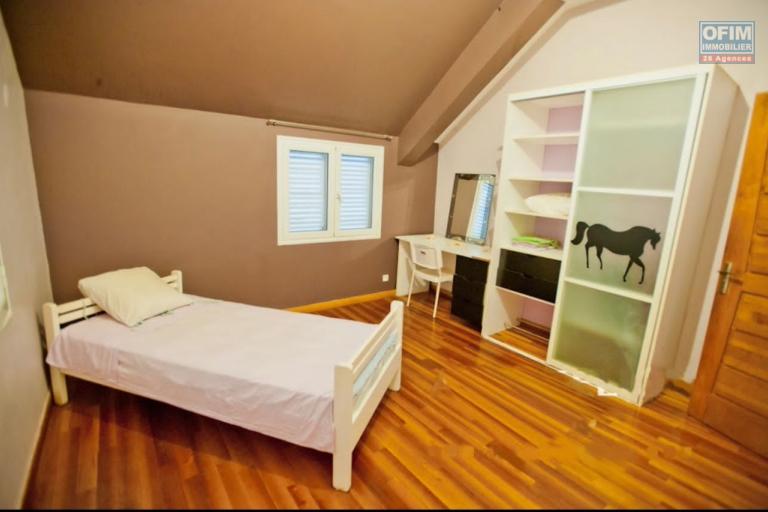 Une villa semi meubl&eacute;e F5 &agrave; Ilaivola Ivato