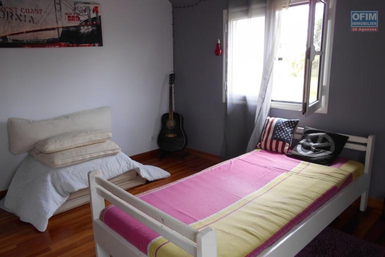 Une villa semi meubl&eacute;e F5 &agrave; Ilaivola Ivato
