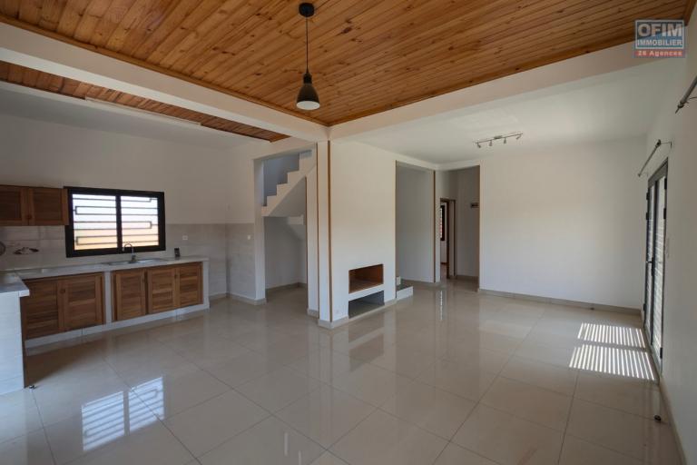 A louer, une villa moderne &agrave; &eacute;tage F4 sur 700 m2 de terrain &agrave; Ivato