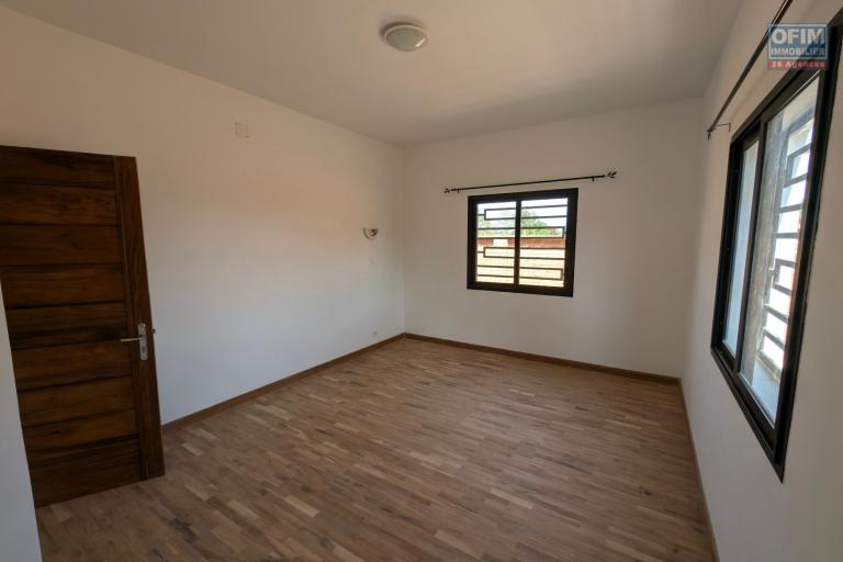 A louer, une villa moderne &agrave; &eacute;tage F4 sur 700 m2 de terrain &agrave; Ivato