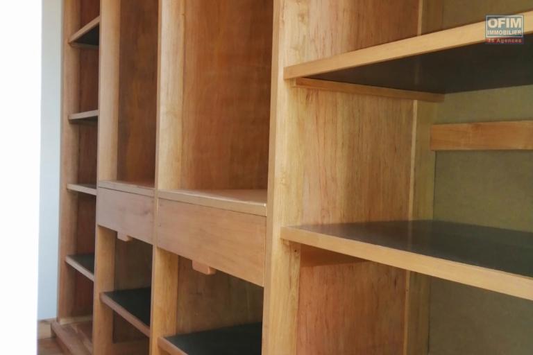 A louer, une villa moderne &agrave; &eacute;tage F4 sur 700 m2 de terrain &agrave; Ivato