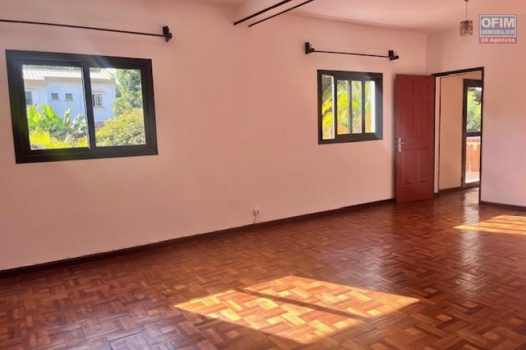 Une maison F4 &agrave; 10mn &agrave; pied du Lyc&eacute;e Fran&ccedil;ais &agrave; Ambatobe