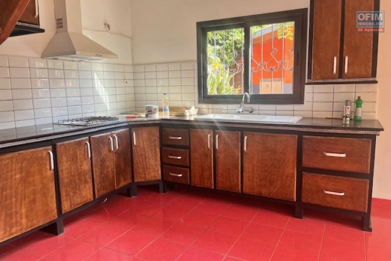 Une maison F4 &agrave; 10mn &agrave; pied du Lyc&eacute;e Fran&ccedil;ais &agrave; Ambatobe