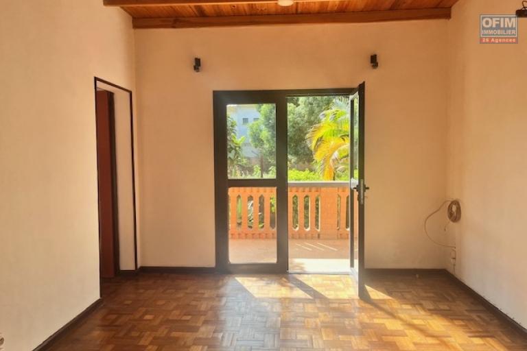 Une maison F4 &agrave; 10mn &agrave; pied du Lyc&eacute;e Fran&ccedil;ais &agrave; Ambatobe