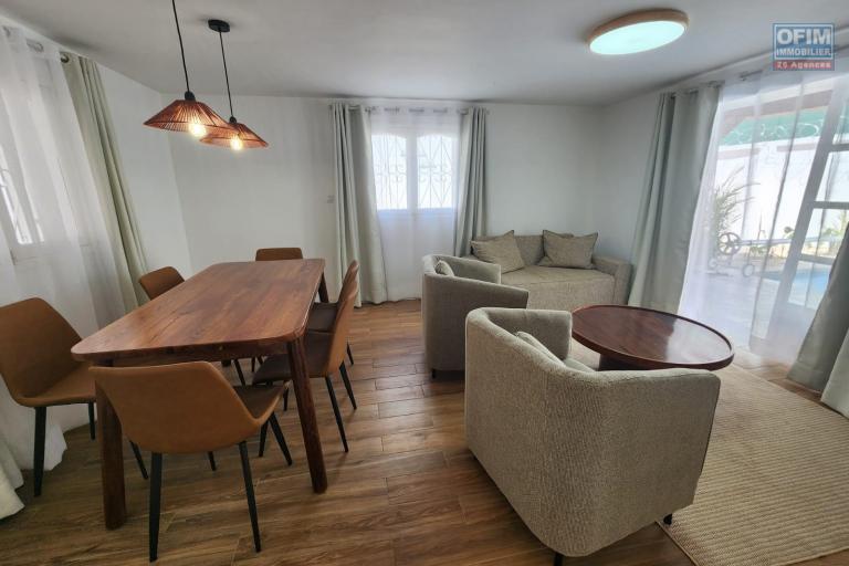 A LOUER - SUPERBE VILLA T4 MEUBLEE DE STYLE TRADITIONNELLE AVEC PISCINE CHAUFFEE A AMBOHIBAO