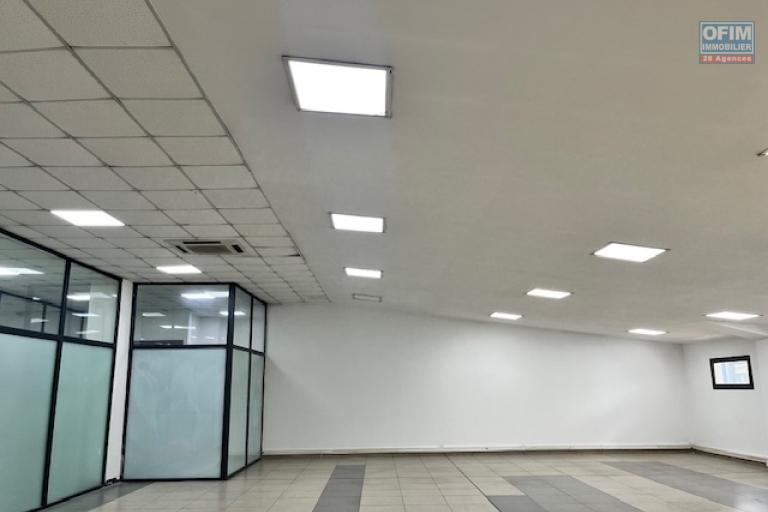 Un local de 225m2 &agrave; Alarobia