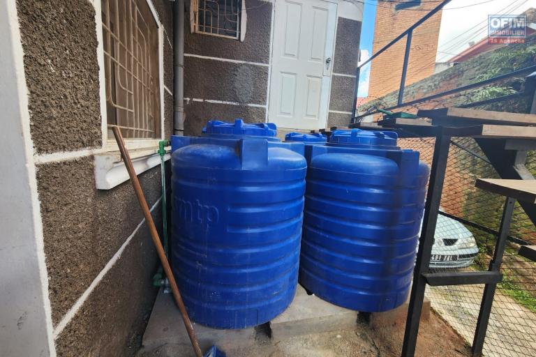 A louer - Appartement meublé de type T3 à deux pas du centre ville situé à Ampasamadinika Isoraka