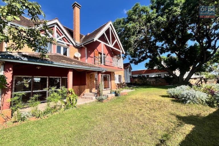 Une villa F4 avec grand jardin à Ankerana