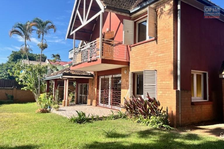 Une villa F4 avec grand jardin à Ankerana