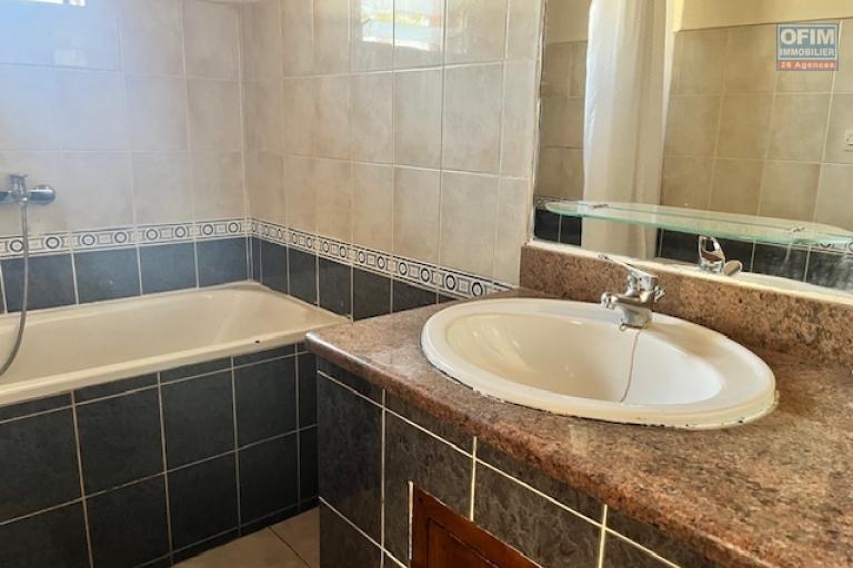 Une villa F4 avec grand jardin à Ankerana