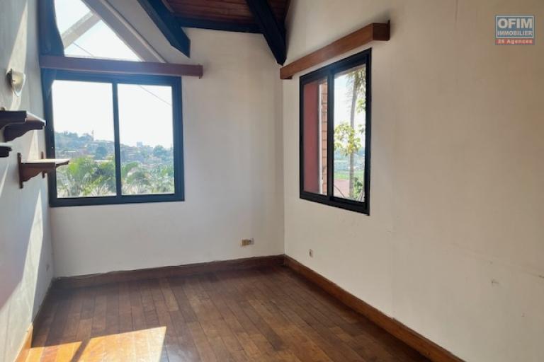 Une villa F4 avec grand jardin à Ankerana