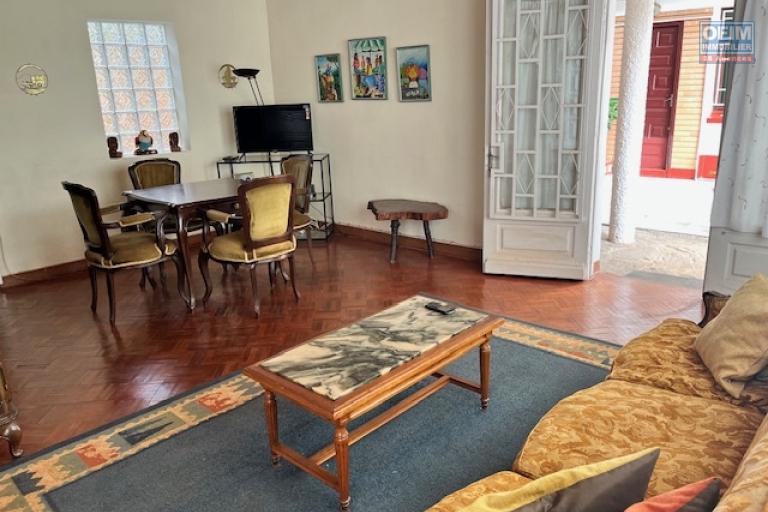 Une maison F3 meubl&eacute;e en co-propri&eacute;t&eacute; &agrave; Mahatony Ivandry