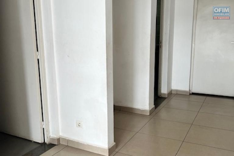 Des locaux professionnels de 900m2 et 1 287m2 à Alarobia