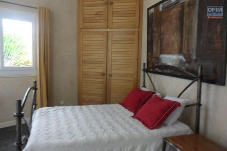 Une villa F7 avec piscine &agrave; d&eacute;bordement sur la hauteur d'Ambatobe