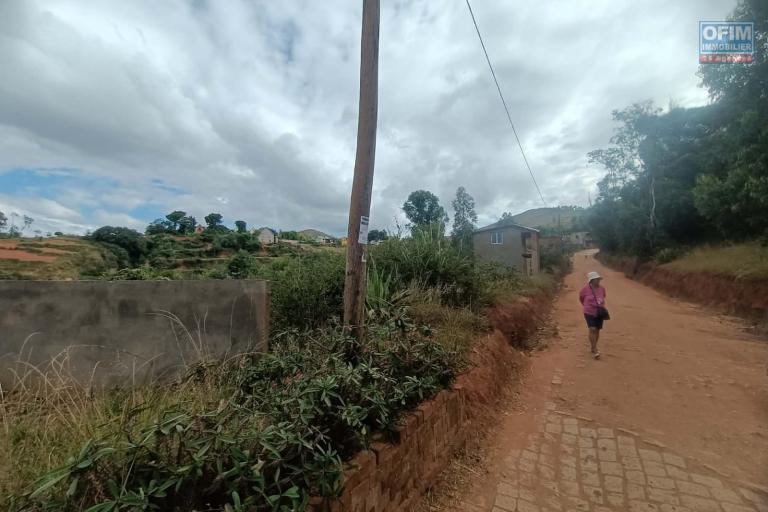 A vendre. Terrain de 1489 m2 en bord de route principale &agrave; Masindray Ambohimanambola Antananarivo