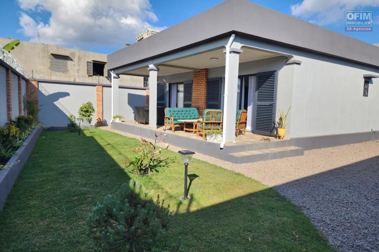 A LOUER - Belle villa basse neuve meubl&eacute;e type F3 &agrave; Ivato Morarano (Ankadindravola)