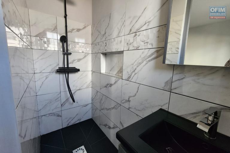 A LOUER - Belle villa basse neuve meubl&eacute;e type F3 &agrave; Ivato Morarano (Ankadindravola)