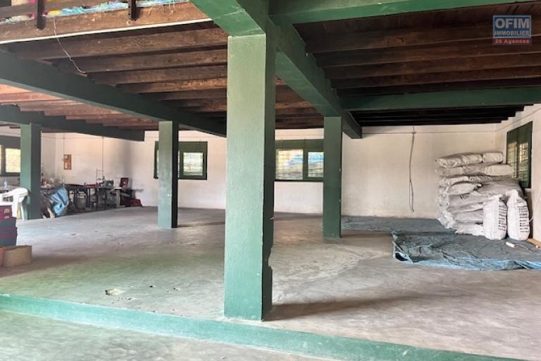 Vente d'un entrep&ocirc;t sur By Pass