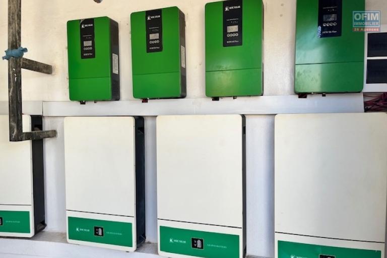 Trois villas neuves mitoyennes aves une grande piscine &agrave; 5mn d'Ambatobe