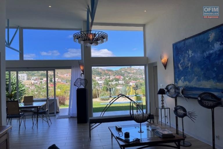 Une villa F4 meubl&eacute;e dans une petite r&eacute;sidence &agrave; Antanetibe Ilafy