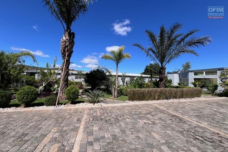 Une villa F4 meubl&eacute;e dans une petite r&eacute;sidence &agrave; Antanetibe Ilafy