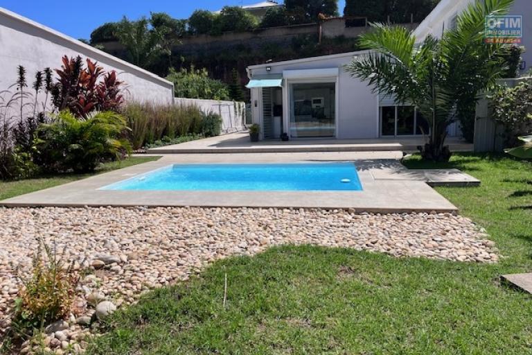 Un loft de 80m2 meubl&eacute; ou non avec piscine et sauna priv&eacute; &agrave; Antanetibe Ilafy