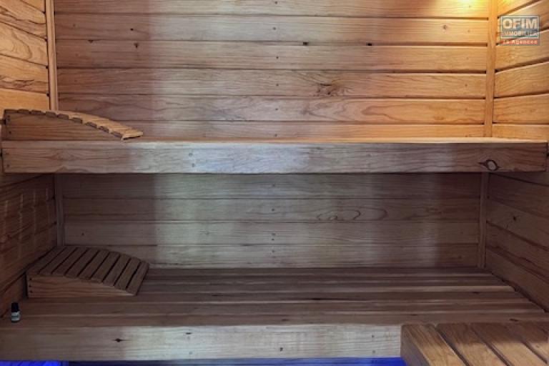 Un loft de 80m2 meubl&eacute; ou non avec piscine et sauna priv&eacute; &agrave; Antanetibe Ilafy