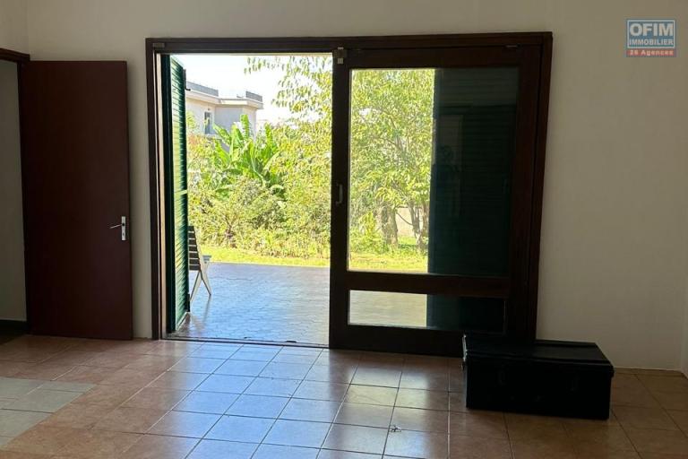 A vendre, une propri&eacute;t&eacute; de 1190 m2, dans le quartier r&eacute;sidentiel d'Androhibe Antananarivo