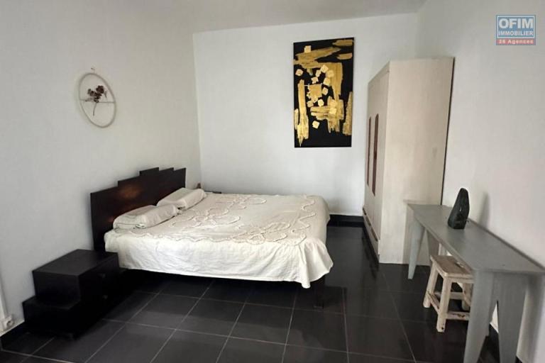 A vendre,une rare propri&eacute;te de 1841 m2 dans le quartier r&eacute;sidentiel d'Androhibe Antananarivo