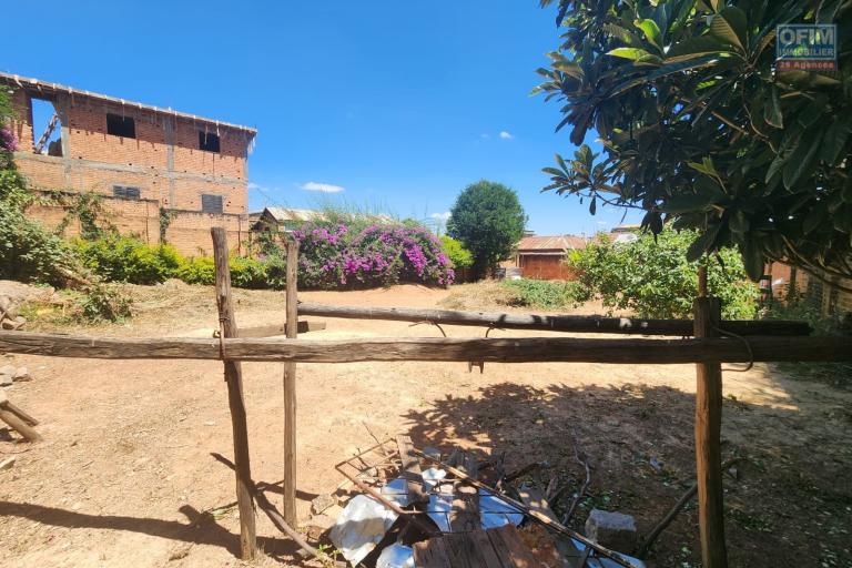 A VENDRE - BEAU TERRAIN DE 576 m2 A AMBOHIDRATRIMO Ambodisaha